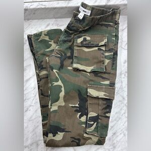 Fashion Nova Men’s Camo Pants - Size 34